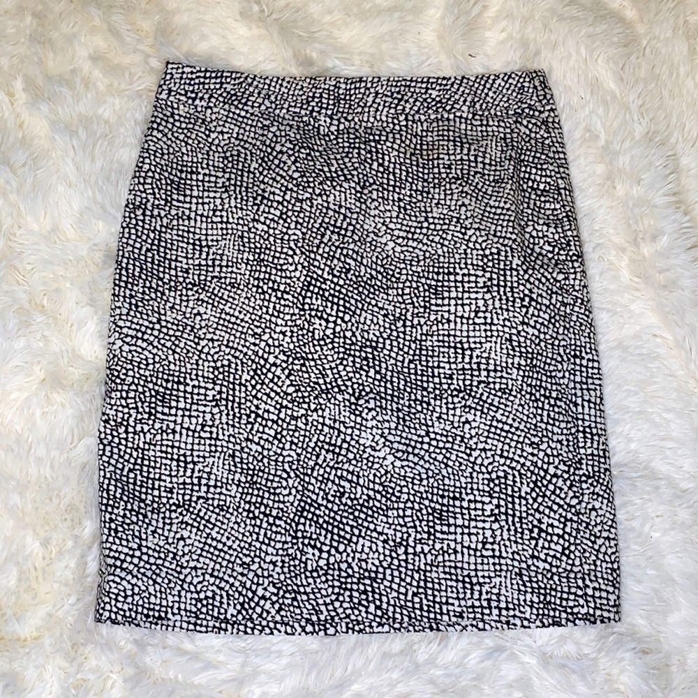 Banana Republic Black White Pencil Skirt 4 Petite